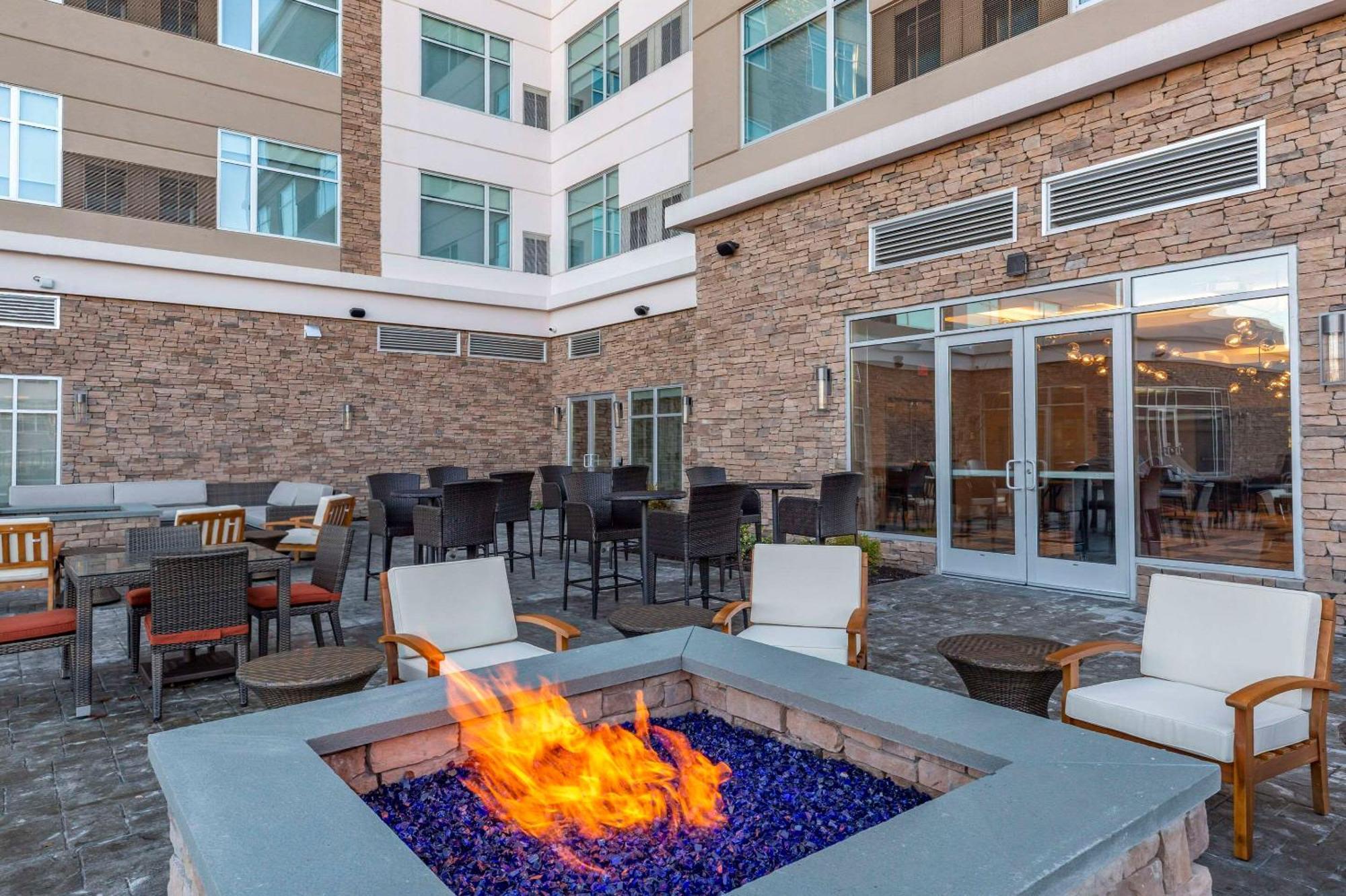 Cambria Hotel Manchester South Windsor Εξωτερικό φωτογραφία